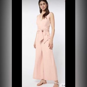 TAHARI Jumpsuit Mauve Vneck Tie Waist Size 2